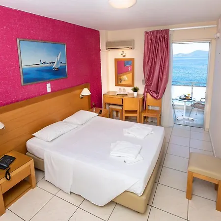 Avra Hotel 3*