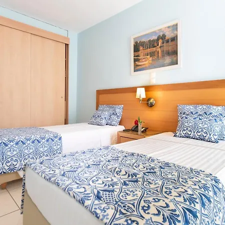 Avra Hotel 3*