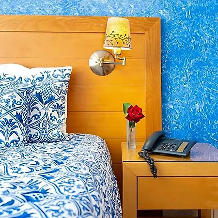 Avra Hotel 3*